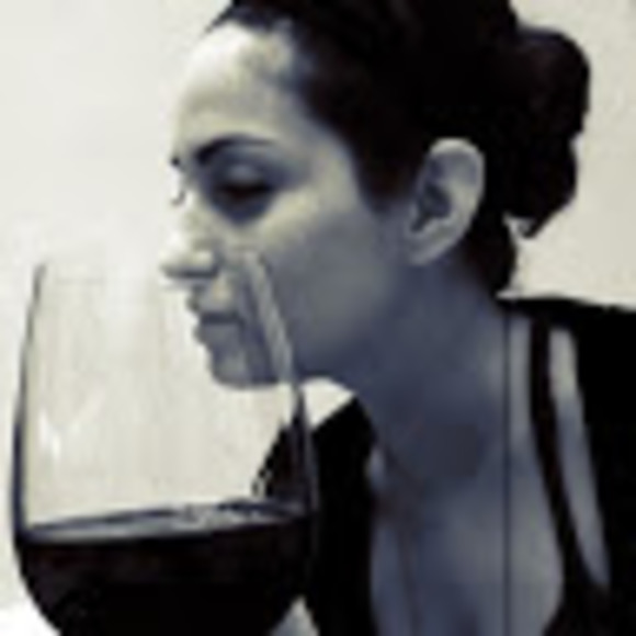 Meet your Posher, Juliana - Picture 1 of 1